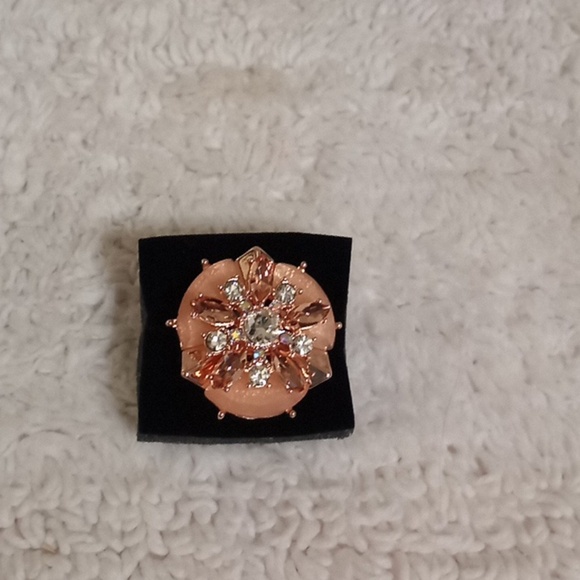 Soft-Hearted Salvage Rose Gold Ring NWT - Picture 3 of 3